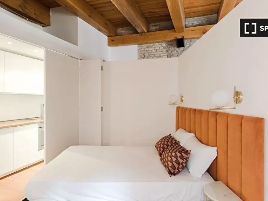 Immagine 13 di Appartamento in affitto  in Via del Collegio Capranica a Roma