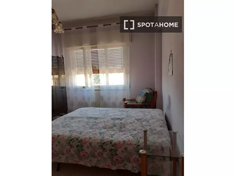 Immagine 12 di Camera condivisa in affitto  in Viale Alessandrino a Roma