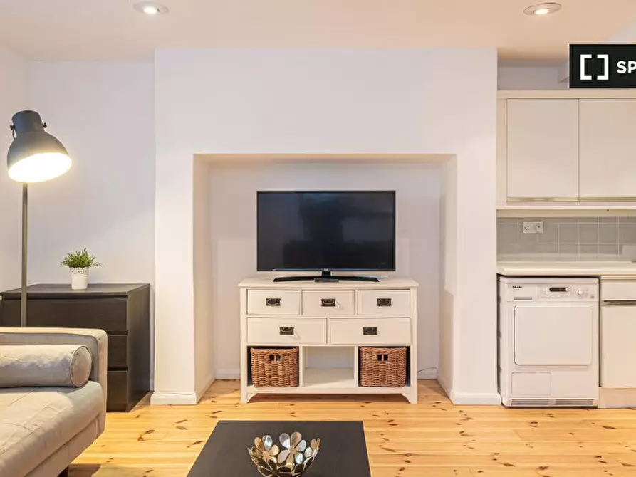 Immagine 4 di Appartamento in affitto  in Kent Terrace a Camden Town