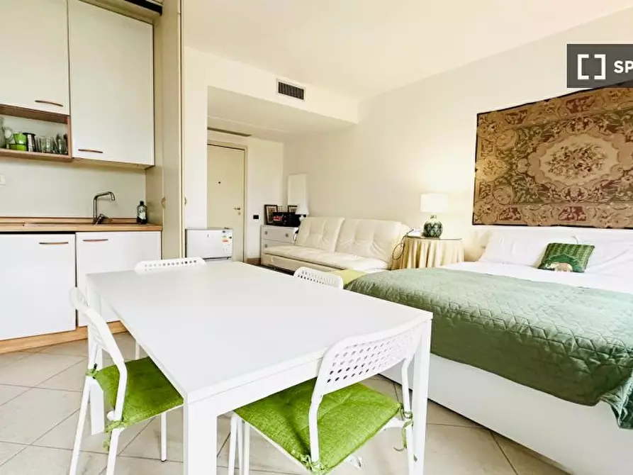 Immagine 1 di Ufficio in affitto  in Via di Marco Simone a Guidonia Montecelio