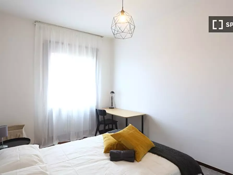 Immagine 1 di Camera condivisa in affitto  in Via Passo Sella a Milano