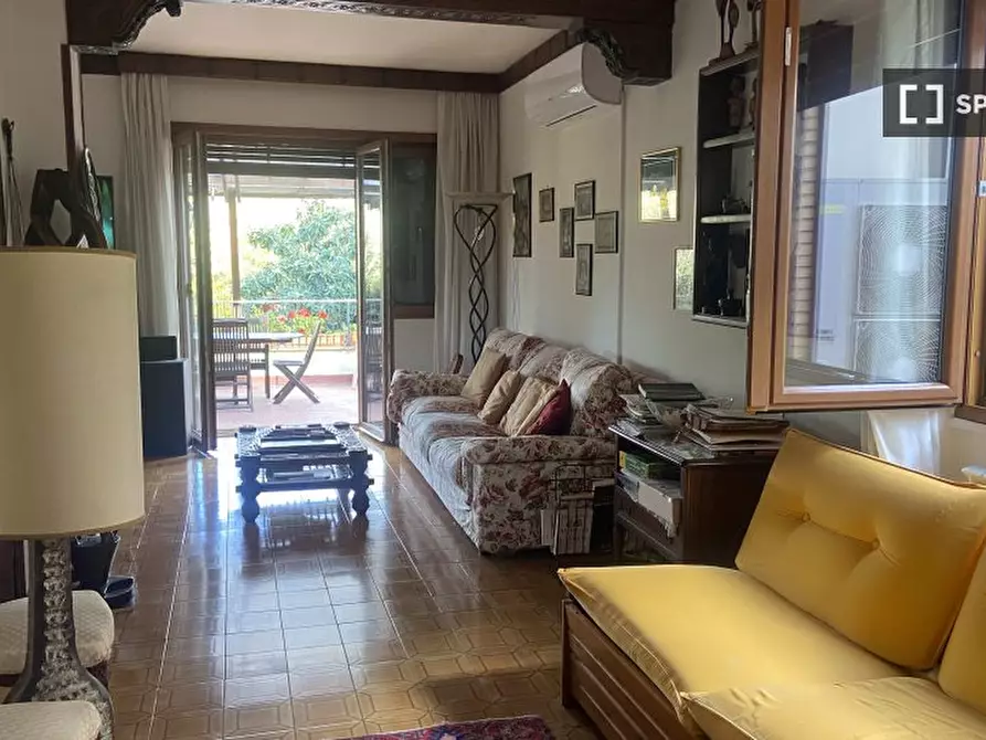 Immagine 10 di Camera condivisa in affitto  in Via Leonardo Fibonacci a Roma