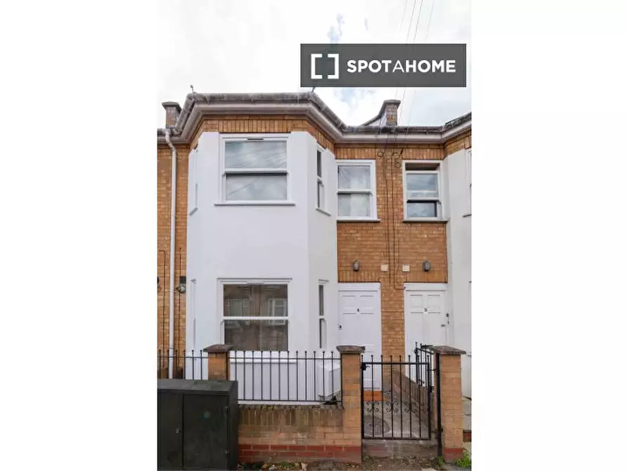 Immagine 4 di Appartamento in affitto  in Hughan Rd a Stratford