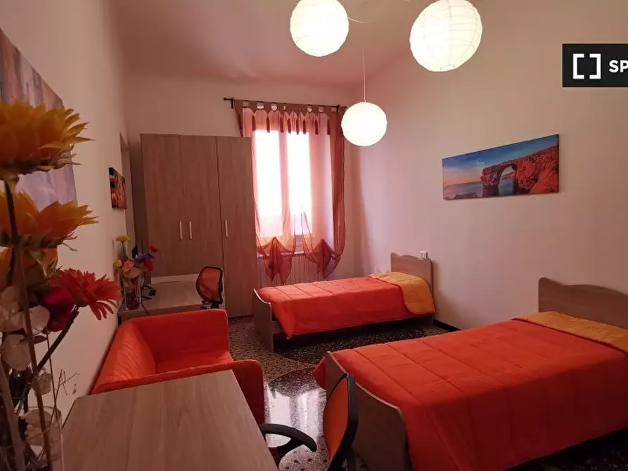 Immagine 11 di Camera condivisa in affitto  in Via Venezia a Genova