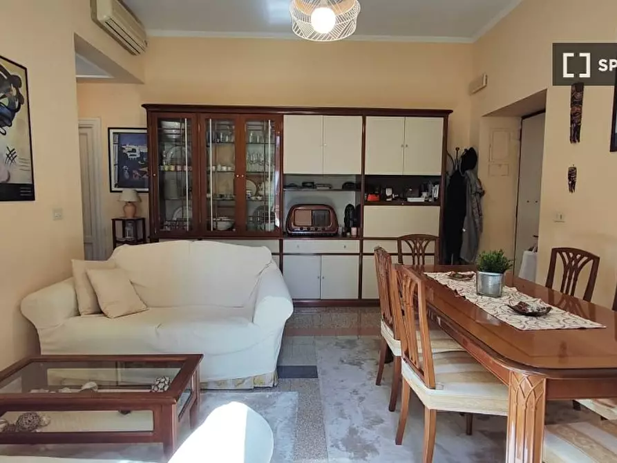 Immagine 4 di Camera condivisa in affitto  in Via Francesco Valesio a Roma