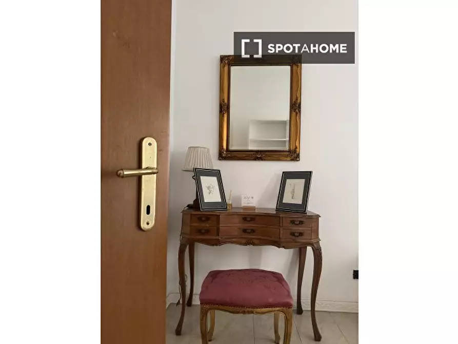 Immagine 2 di Appartamento in affitto  in Via del Caprifoglio a Roma