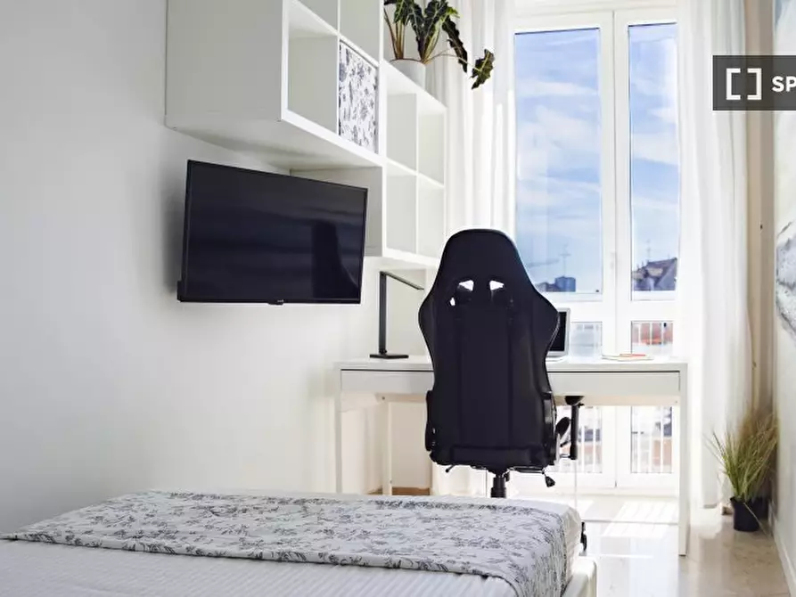 Immagine 5 di Camera condivisa in affitto  in Via Vettabbia a Milano