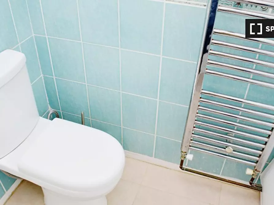 Immagine 4 di Appartamento in affitto  in Frobisher Gdns a 