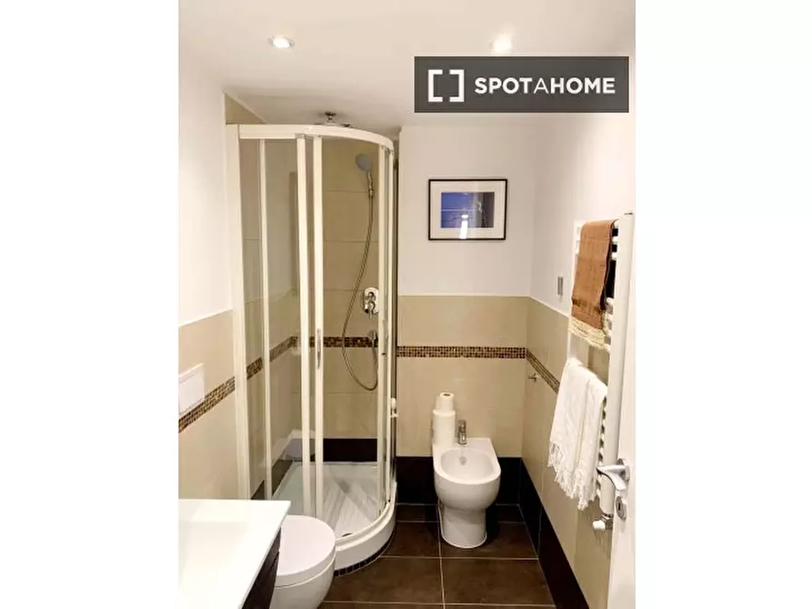 Immagine 14 di Appartamento in affitto  in V.le della Grande Muraglia a Roma