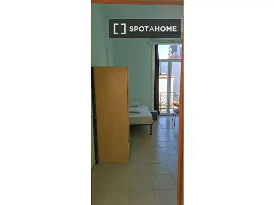Immagine 3 di Camera condivisa in affitto  in Piazza Crocelle ai Mannesi a Napoli