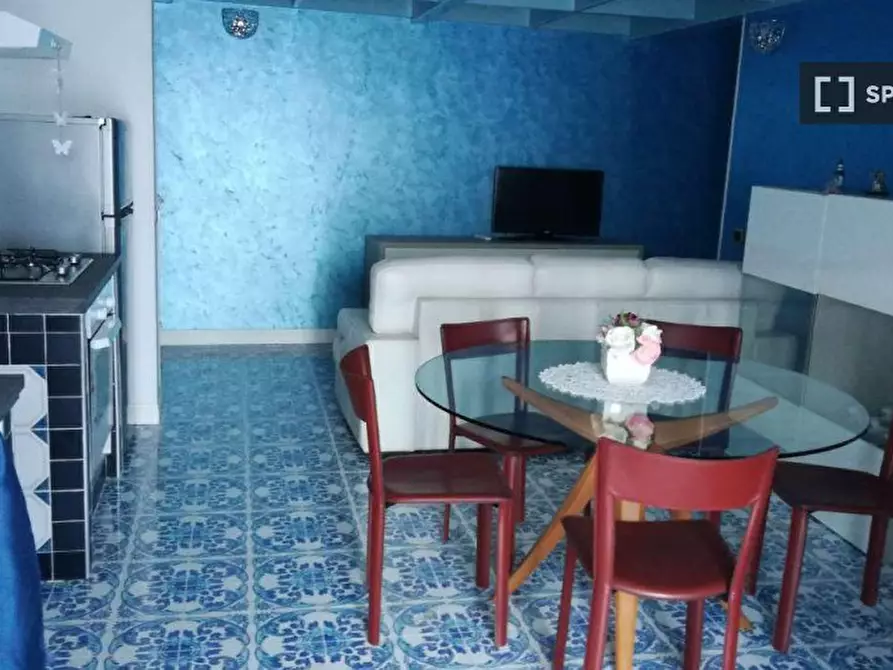 Immagine 8 di Camera condivisa in affitto  in Via Santa Maria delle Grazie a Loreto a Napoli