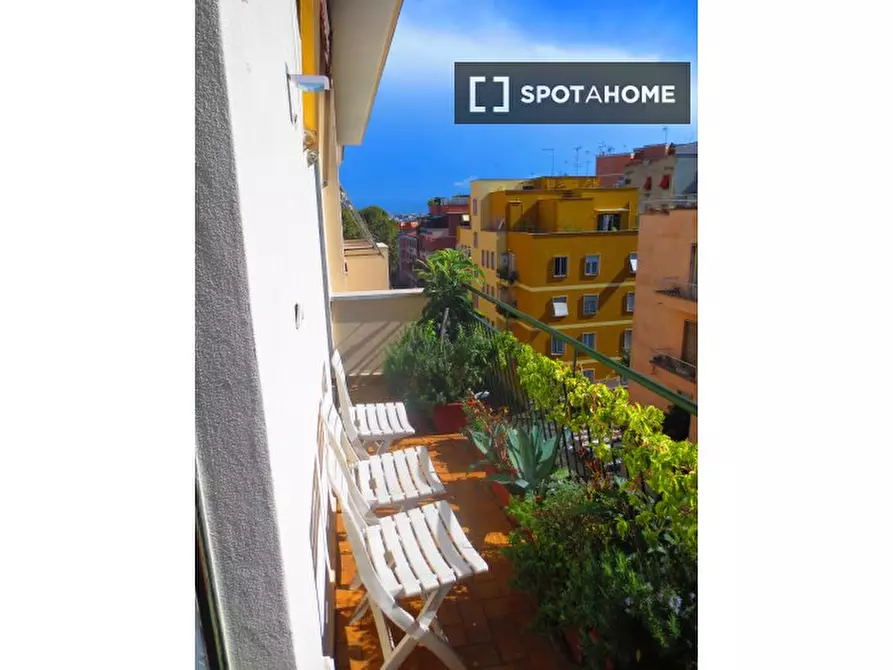 Immagine 6 di Camera condivisa in affitto  in Via Appiano a Roma