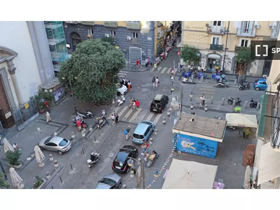 Immagine 13 di Camera condivisa in affitto  in Piazza Crocelle ai Mannesi a Napoli