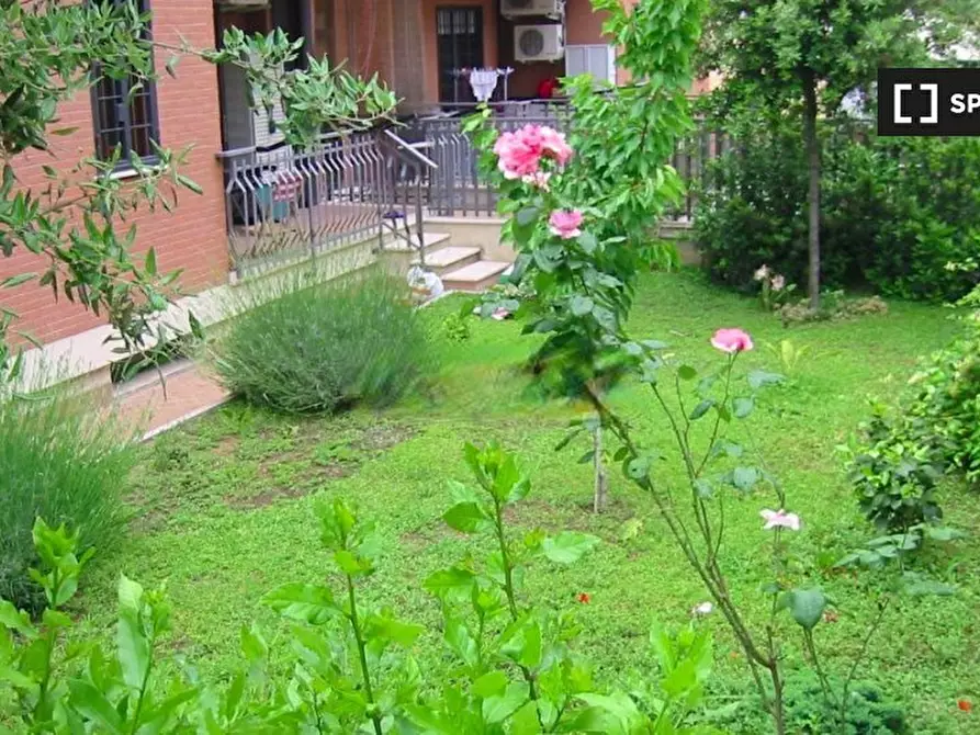 Immagine 2 di Appartamento in affitto  in Via delle Lobelie a Roma