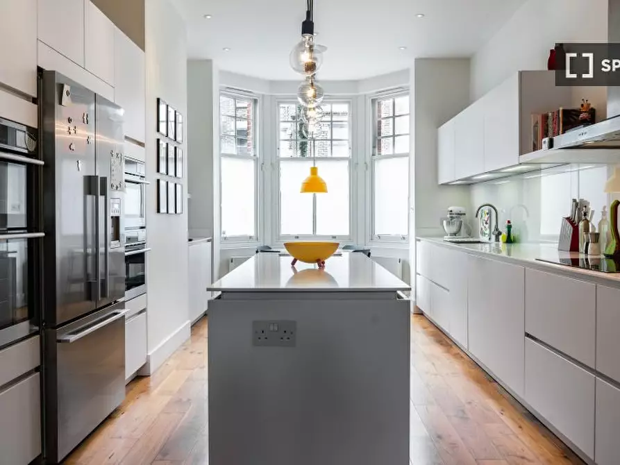 Immagine 2 di Appartamento in affitto  in Leathwaite Rd a Wandsworth