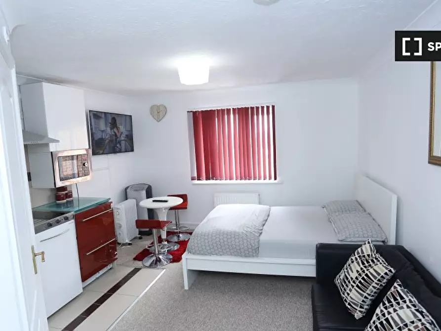 Immagine 3 di Ufficio in affitto  in Lytham Cl a Eltham