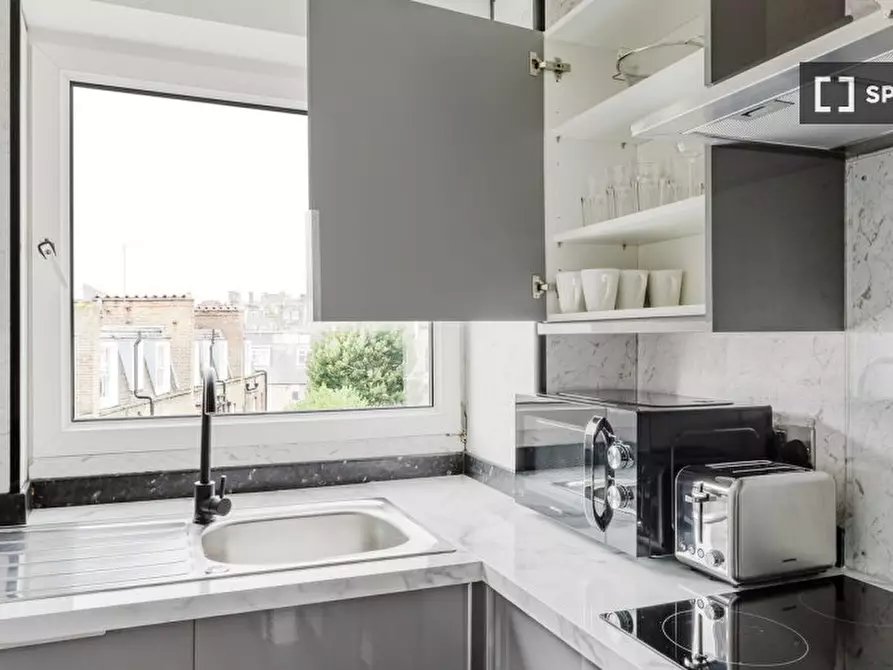 Immagine 7 di Appartamento in affitto  in Kensington Church St a Kensington