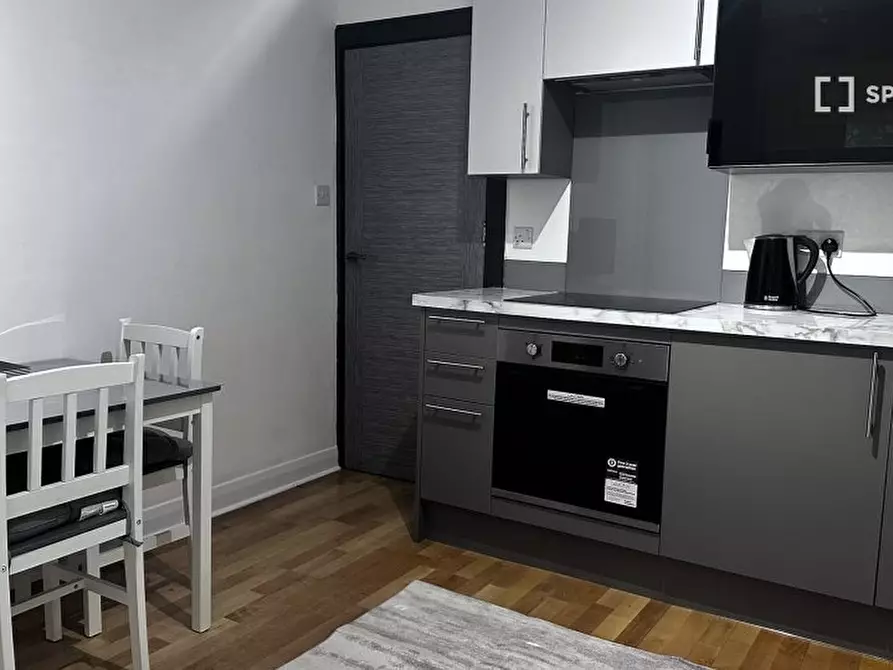 Immagine 12 di Appartamento in affitto  in Regency St a 