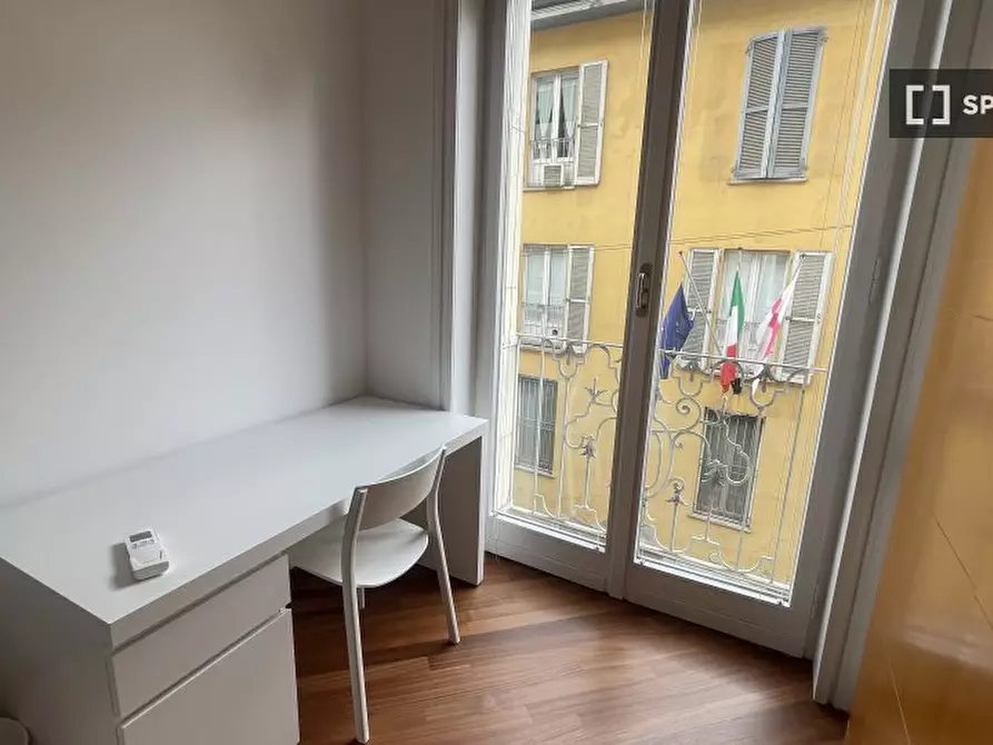 Immagine 2 di Camera condivisa in affitto  in Via della Guastalla a Milano