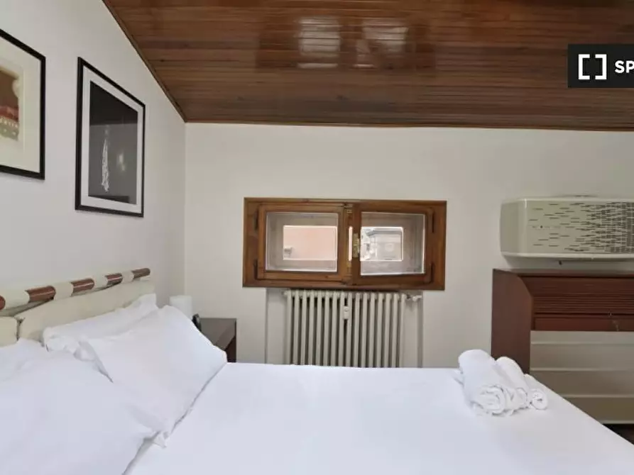 Immagine 16 di Appartamento in affitto  in Piazza S. Martino a Bologna