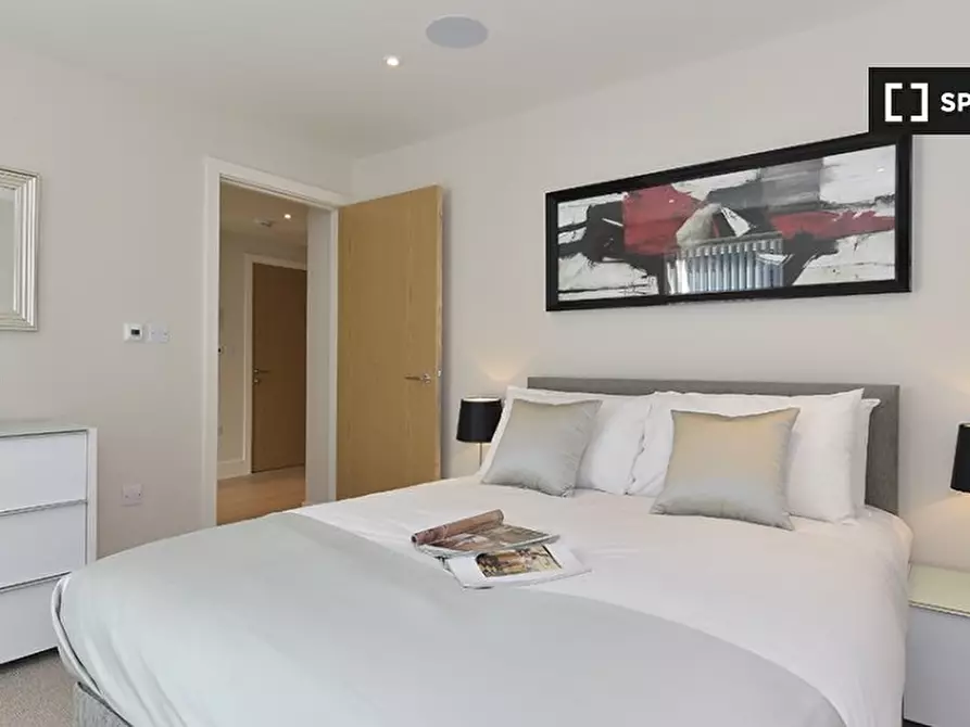 Immagine 5 di Appartamento in affitto  in Sudrey St a Camberwell