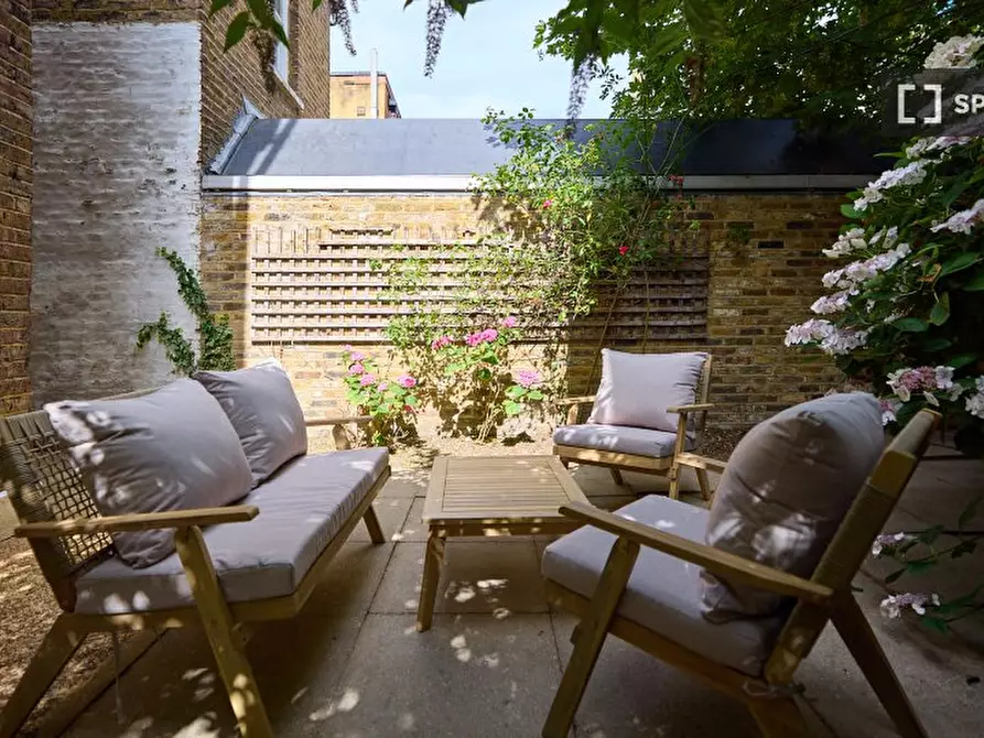 Immagine 5 di Appartamento in affitto  in Blythe Road a Hammersmith