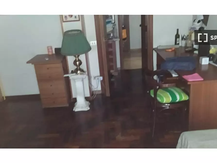 Immagine 2 di Camera condivisa in affitto  in Via Antonio De Micheli a Roma
