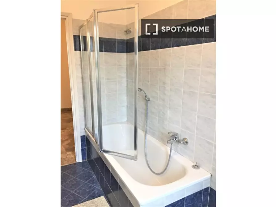 Immagine 11 di Camera condivisa in affitto  in VIA Q. SELLA (3) a Firenze