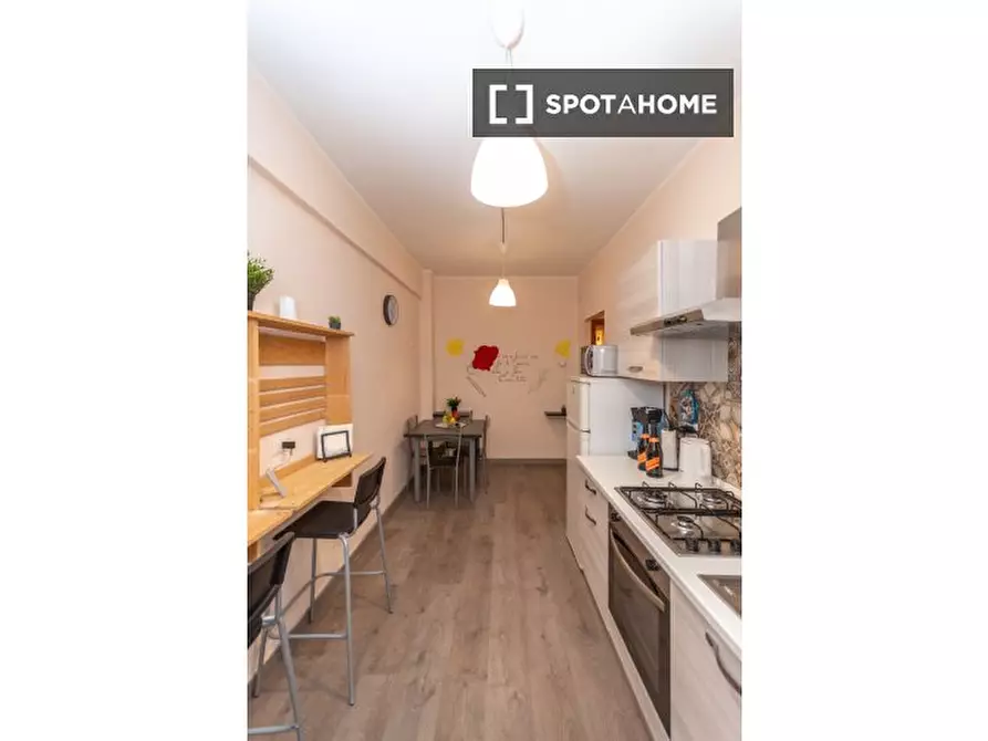 Immagine 5 di Appartamento in affitto  in Via Oderisi da Gubbio a Roma