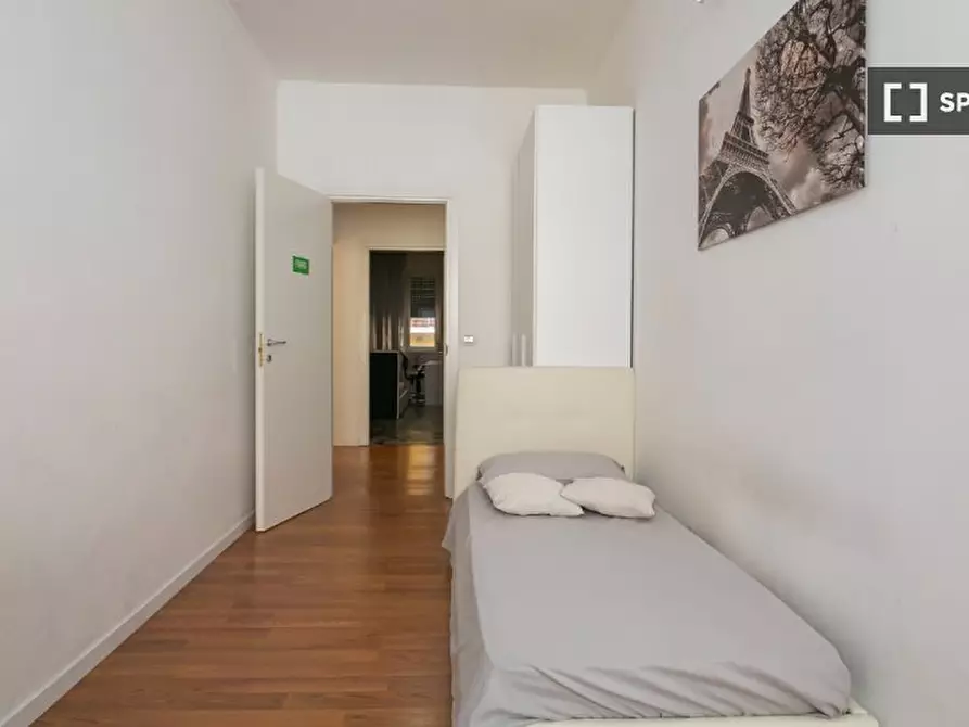 Immagine 4 di Camera condivisa in affitto  in Via Felice Casati a Milano