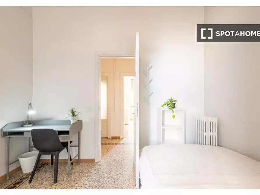 Immagine 3 di Camera condivisa in affitto  in Viale Giovanni da Cermenate a Milano