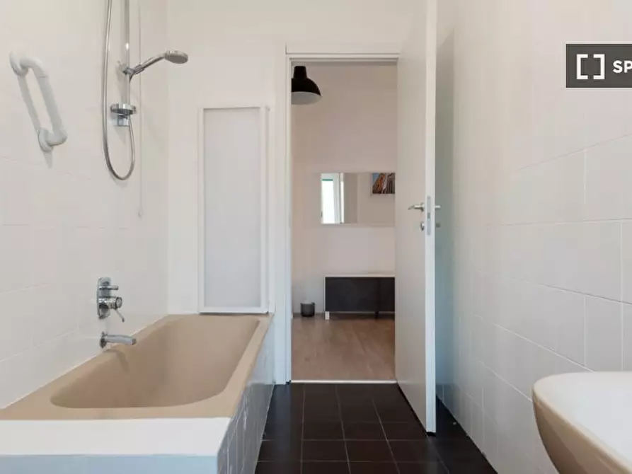 Immagine 6 di Camera condivisa in affitto  in Via Elba a Milano