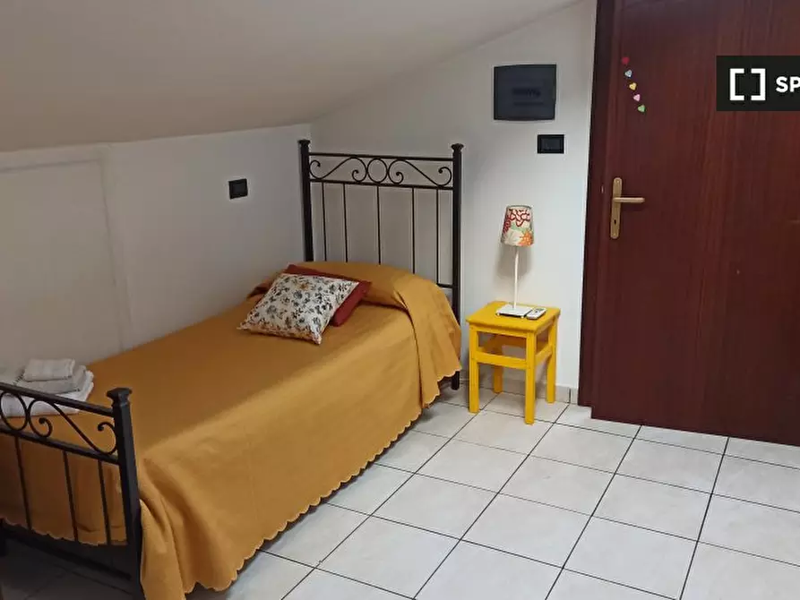 Immagine 3 di Camera condivisa in affitto  in Via Fraconalto a Roma