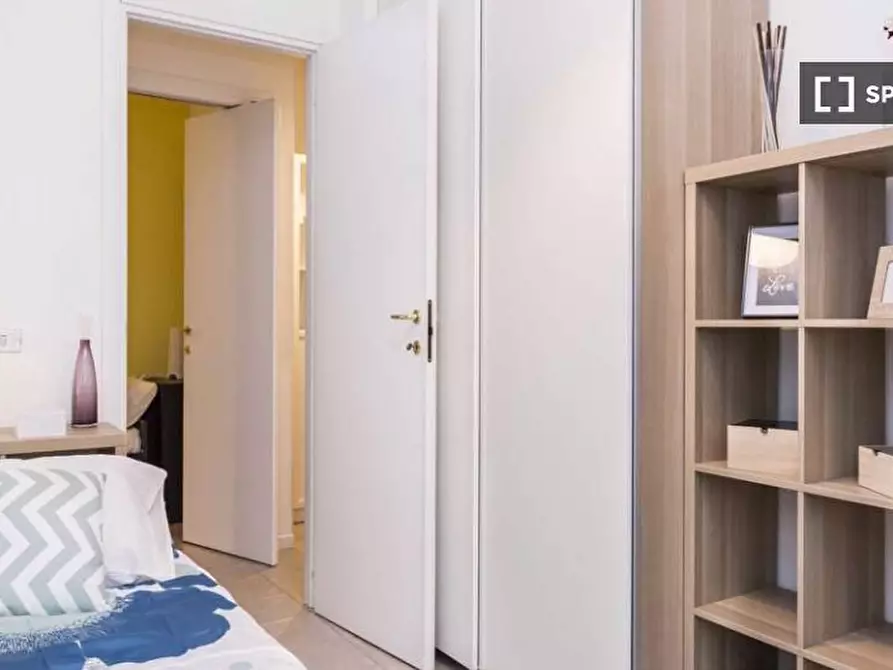 Immagine 4 di Camera condivisa in affitto  in Viale Monte Santo a Milano