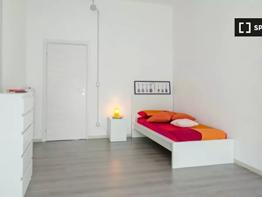 Immagine 3 di Camera condivisa in affitto  in Piazza Tancredi Galimberti a Torino