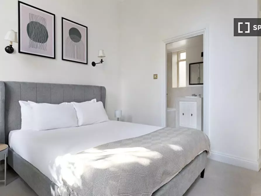 Immagine 12 di Appartamento in affitto  in Redcliffe Square a Kensington