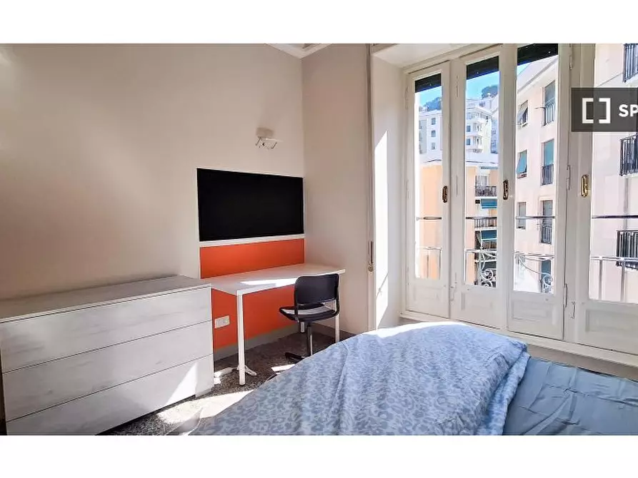 Immagine 3 di Camera condivisa in affitto  in VIA ANTON CROCCO/13 a Genova