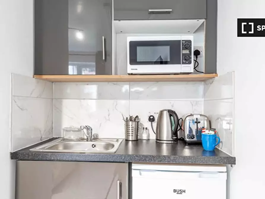 Immagine 4 di Ufficio in affitto  in Flat a Barnet