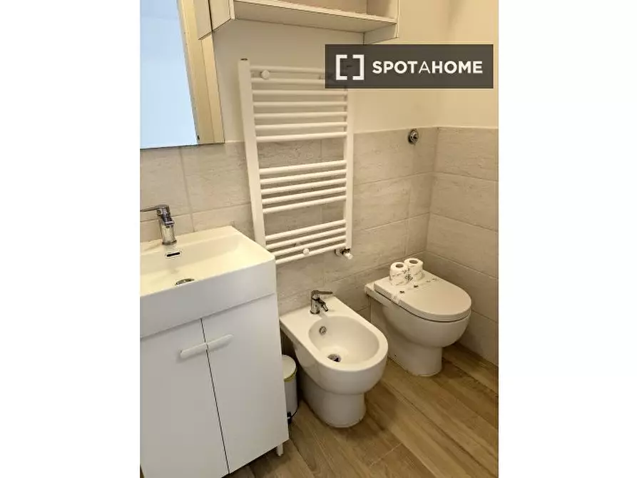 Immagine 4 di Camera condivisa in affitto  in Via Cerreto di Spoleto a Roma