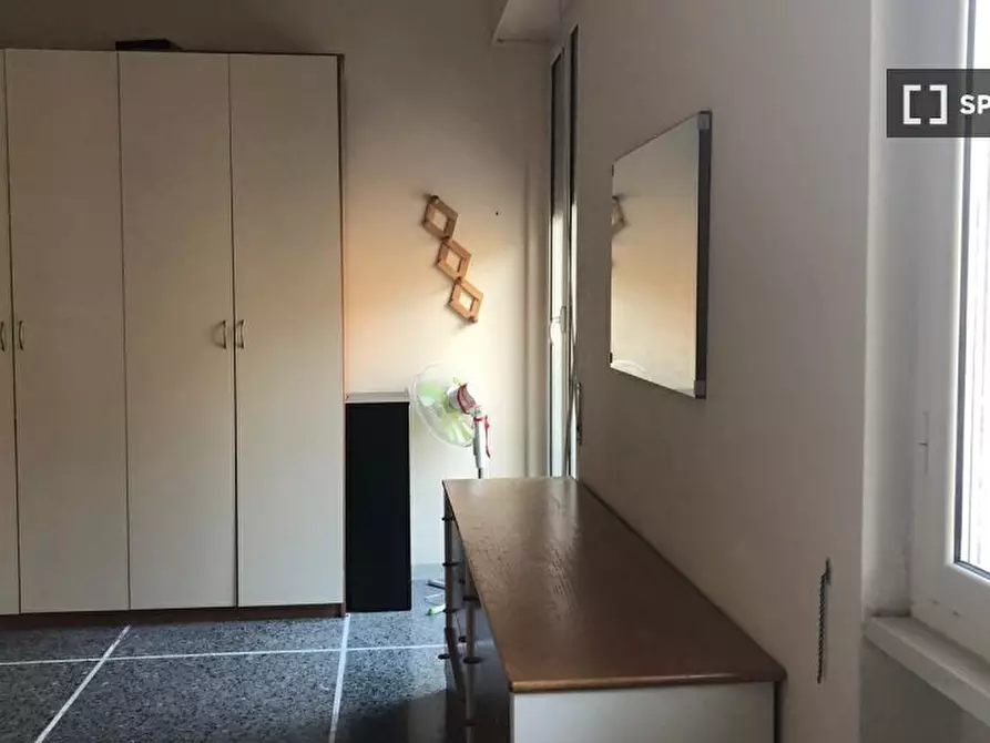 Immagine 10 di Camera condivisa in affitto  in Via Sirte a Roma