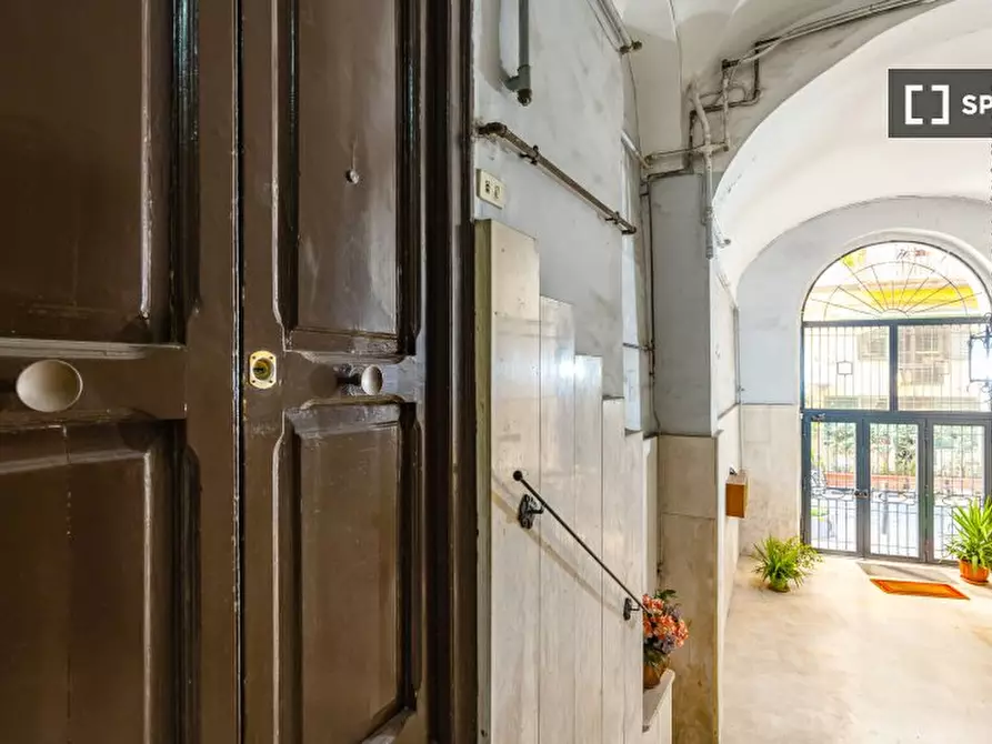 Immagine 17 di Appartamento in affitto  in Vico Santa Teresella Degli Spagnoli a Napoli