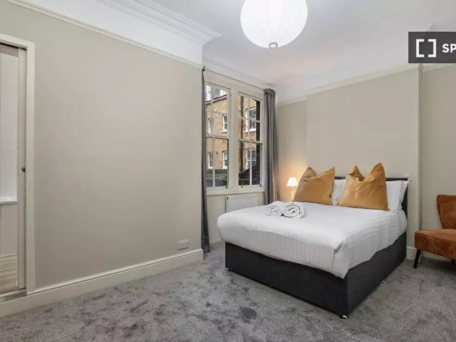 Immagine 3 di Appartamento in affitto  in Great Portland Street a Paddington
