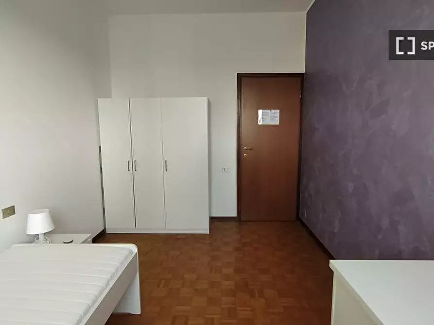 Immagine 1 di Camera condivisa in affitto  in Via Marco Polo a Corsico