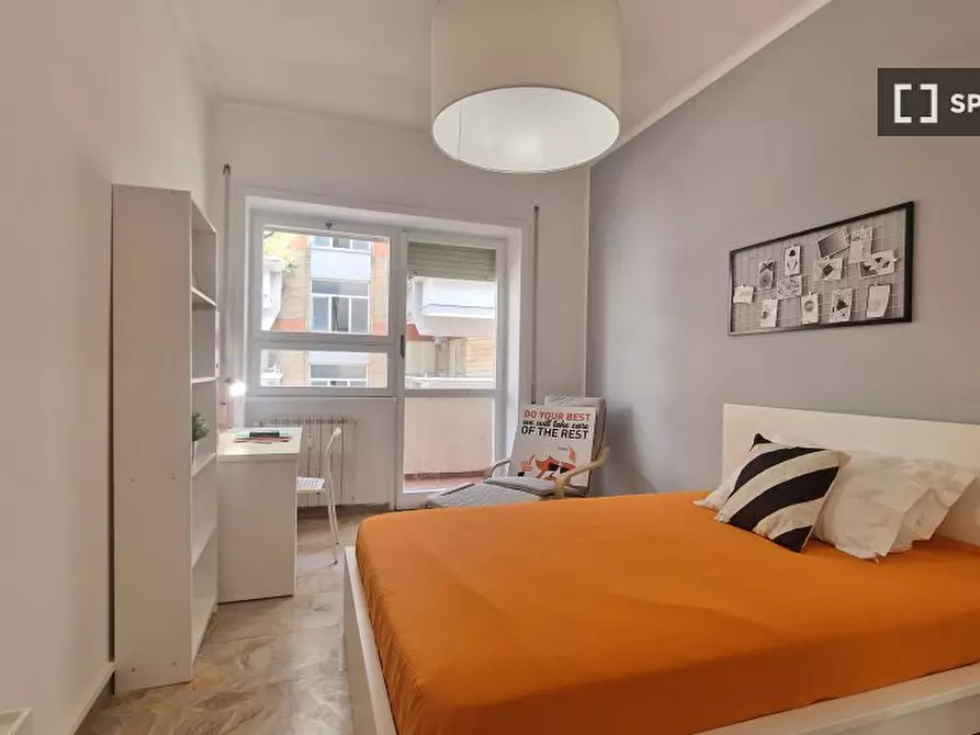 Immagine 1 di Camera condivisa in affitto  in Lungotevere di Pietra Papa a Roma