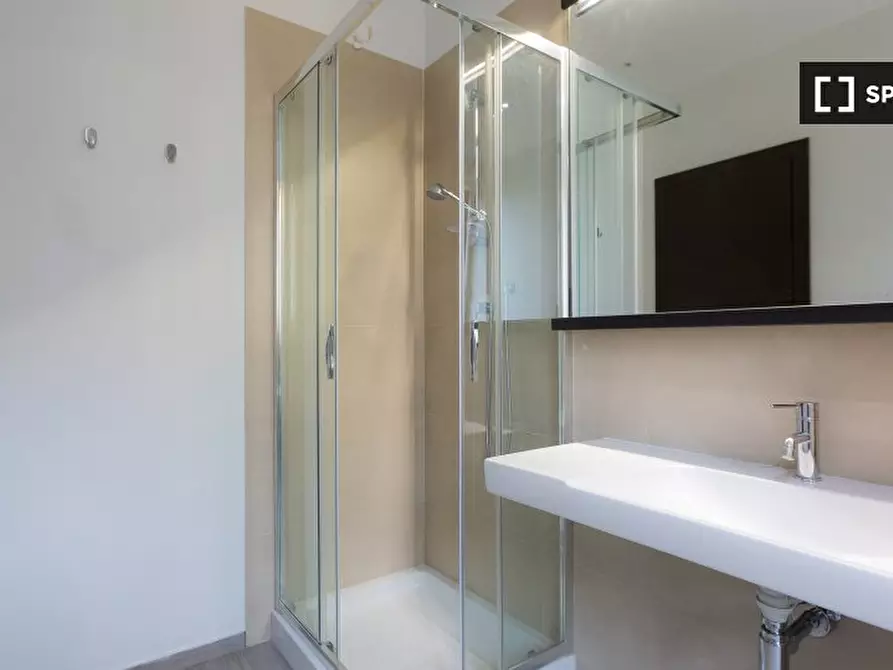 Immagine 12 di Camera condivisa in affitto  in Via di Acqua Bullicante a Roma