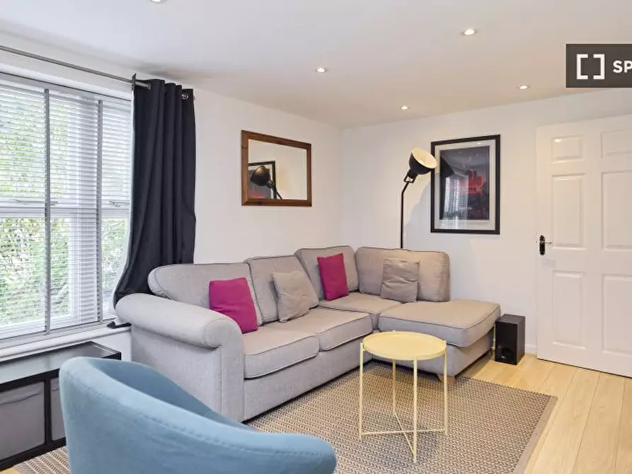 Immagine 1 di Appartamento in affitto  in Mapeshill Place a Brent