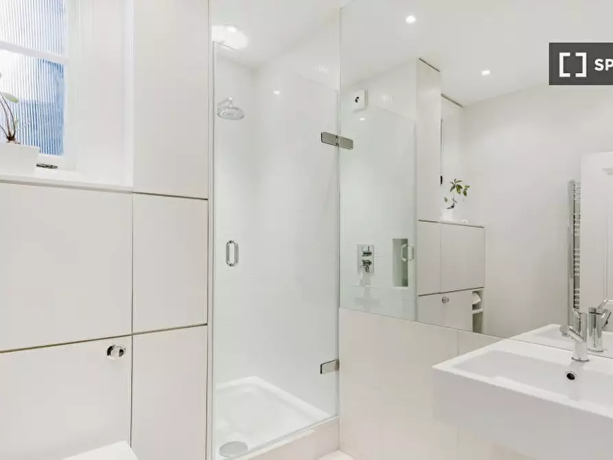 Immagine 11 di Appartamento in affitto  in Beaufort Mansions a Kensington