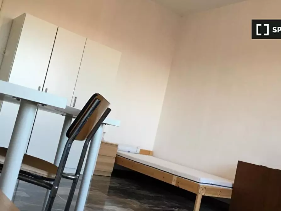 Immagine 15 di Camera condivisa in affitto  in Via San Donato a Bologna