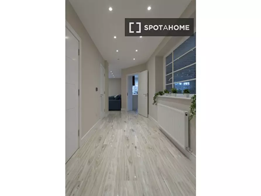 Immagine 14 di Appartamento in affitto  in Marlow Court a Camden Town