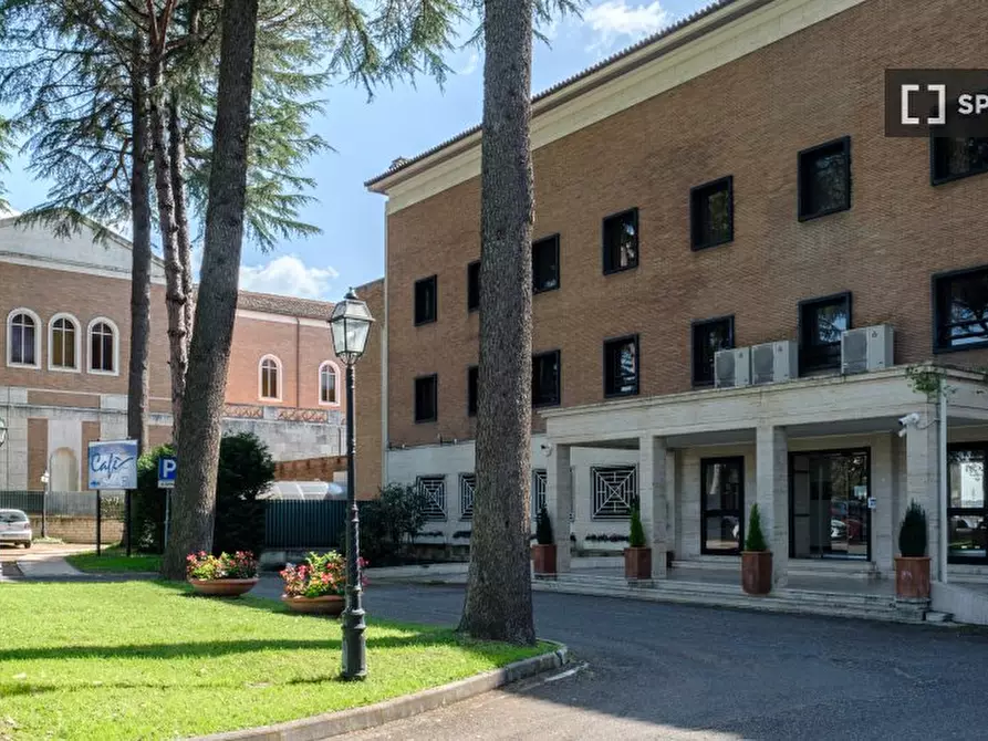 Immagine 13 di Camera condivisa in affitto  in Via Cassia a Roma